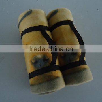 pp Webbing Handle Attached Portable Polar Fleece Printed Roll up Blanket photo-4