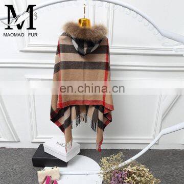 Fashion Knitted Wool Shawl Wholesale Real Raccoon Fur Hood Scarf Fur Shawls for Women