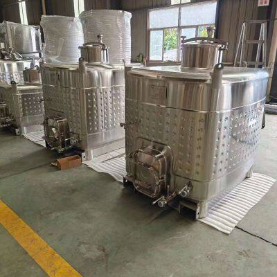 Система ферментации красного вина с встроенной охлаждающей рубашкой и системой очистки CIP