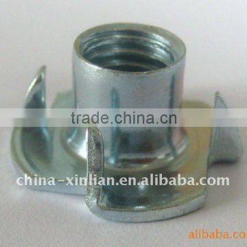 DIN1624 Tee nut with 4 prongs