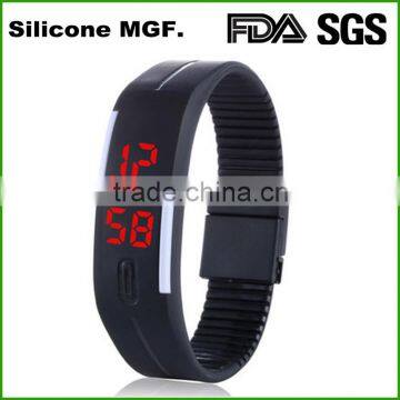 New design 2015 silicone fashion water resist led watch small orders