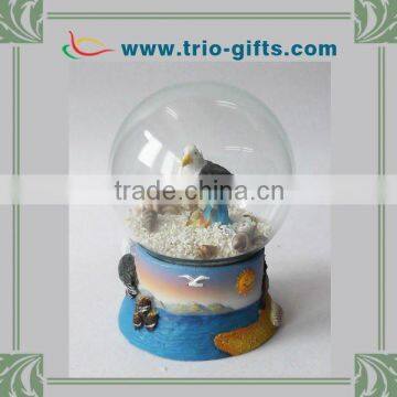 Holiday decoration bird design resin snow globes