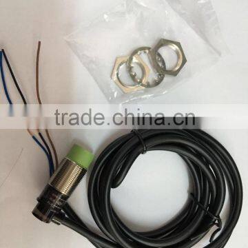 Inductive proximity sensor/lateral extraction/3 wires DC24V/PR18-5DN-S/PR18-5DP/S