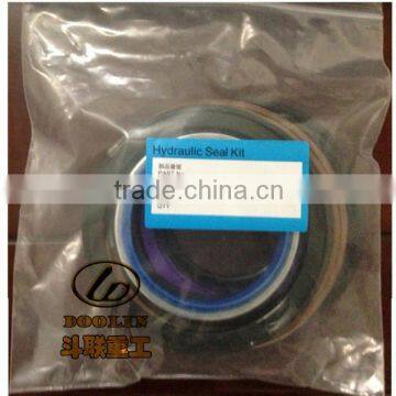 14589129 Excavators EC200B BOOM cylinder seal kit