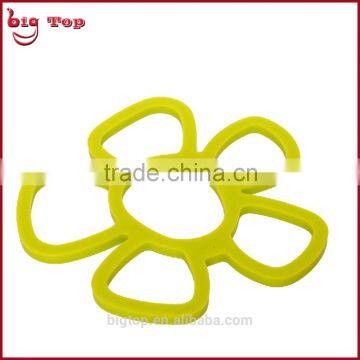 BT0122 Wholesale Flower Shape Silicone Table Mat Insulating Pat Cup Mat Kitchen Utensil photo-2