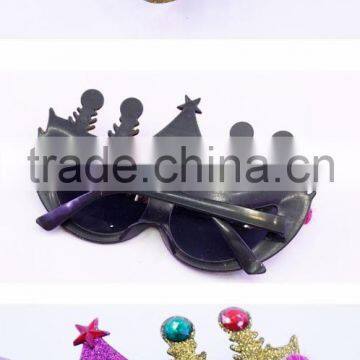 No.1 Yiwu Exporting Commission Agent Wanted Glitter Christmas Trees Shaped Glasses Eyewear for Party Holiday Decoration photo-2