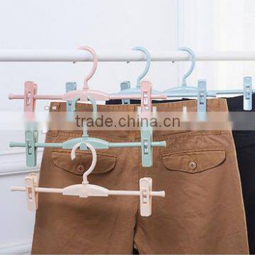 Wholesale Stock Small Order Rotatable With Clip Plastic Clothes Hanger