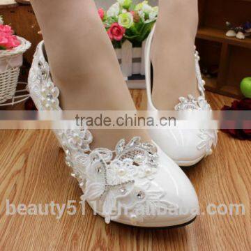 The white high and white women's shoes and the ladies' shoes WS012