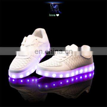 Wholesale Casual Couple Shoes OEM Low Minimum Quantity Luminous LED Sneakers photo-4