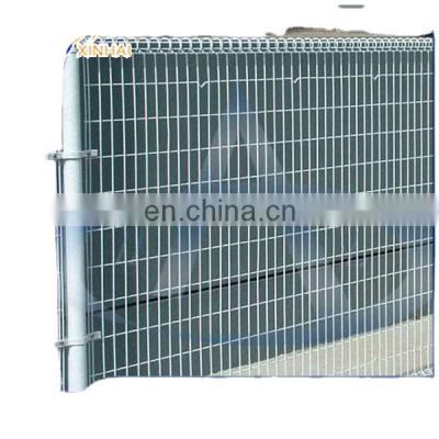 Hot sale road way/high way/airport Pvc coated double wire mesh fence