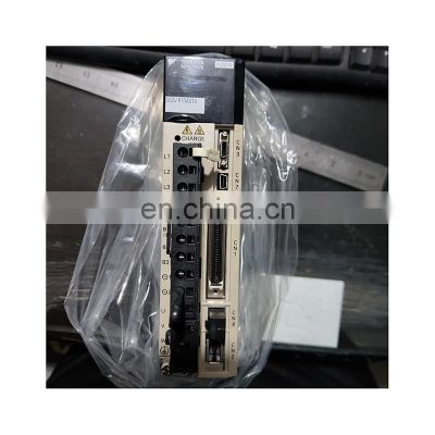 China Manufacturer Hot Sale Original YASKAWA Motion Controller Servopack SGDV-R70A01A