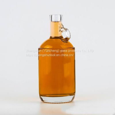 Yuncheng, Shandong, China, makes glass wine bottles