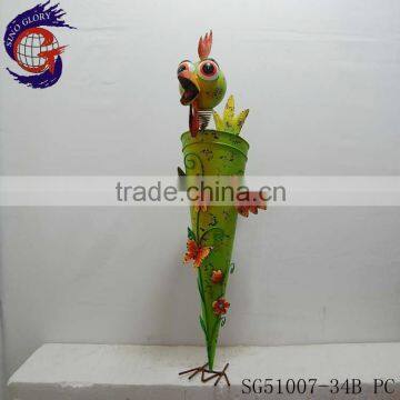 Metal garden flower pots stand with rooster flower pot