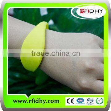 Manufacturer of Customized rfid wristbands for access control