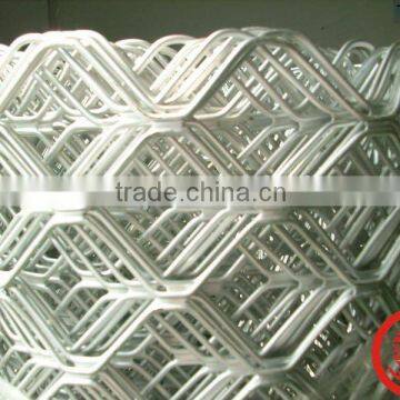 Metal wire mesh fence