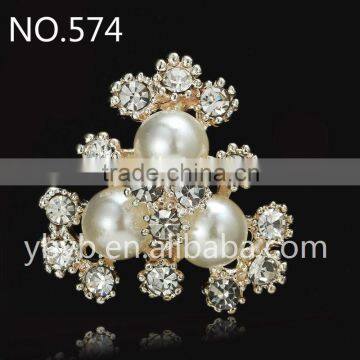 Fashion White Flower Crystal Rhinestone Brooch