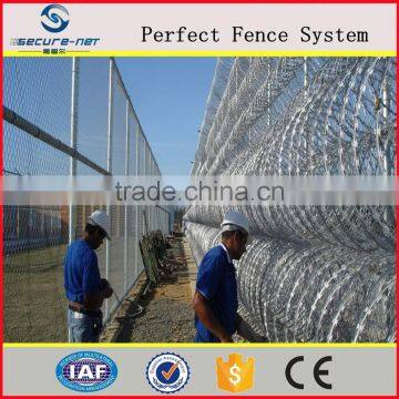 galvanized razor barbed wire mesh fence panels for boundary wall