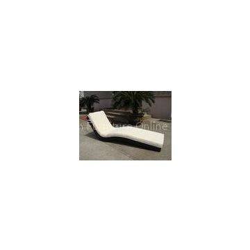 Modern Luxury Comfortable Wicker Rattan Sun Lounger For Poolside