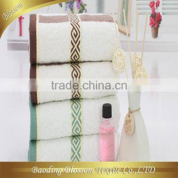 Home Textile Made in China Jacquard Yarn Dyed Bamboo Towel Face 40*60cm photo-4