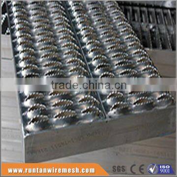 High slip resistant Diamond safety grating plank with serrated tooth (Tread Assurance)