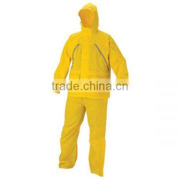 2013 latest design fashional rain suit