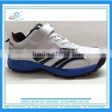 Navy and white cricket shoes mesh upper action sporty cricket shoes anti slip