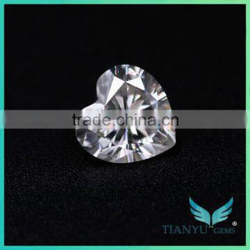 WuZhou Wholesale White Heart Shape Synthetic Moissanite Diamond in Good Quality for Fashion Jewelry Design