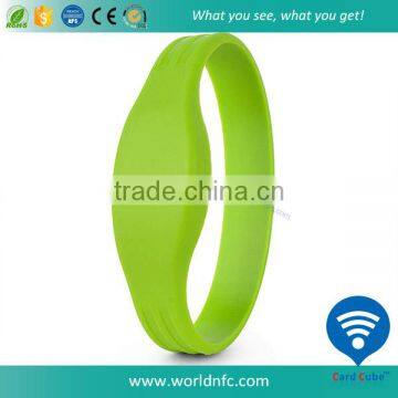 New Design and Beautiful Smart RFID Wristband Silicone Material photo-5