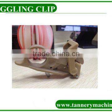 Toggling Clips in Plastic photo-6