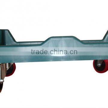 Plastic tote dolly for turnover crate