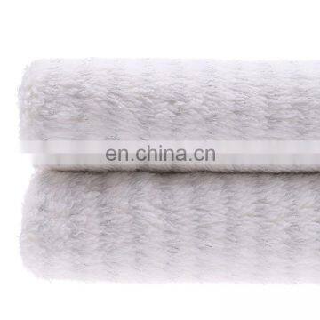 China Cheap Reversible Cream Color Plush Sherpa Blanket With Metallic Silver Yarn Knit Lurex photo-4