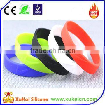 single color silicone bracelet