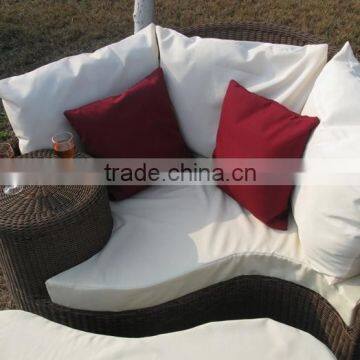 outdoor rattan/wicker daybed set