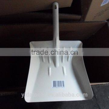 white painted metal dustpan