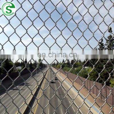 Plastic vinyl coated diamond chain link mesh fence with post