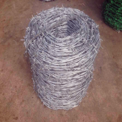 Fence de arame farpado galvanizado a quente com segurança e proteção aprimoradas para fazendas