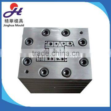 Extrusion mold for plastic profile