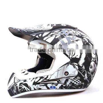 Black and white graphic helmets with super quality made in China motorcycle helmet