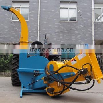 Hydraulic feed pto chipper shredder