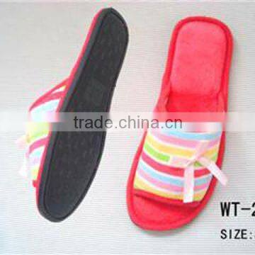 New Designed Promotional Girls Slipper/Coral Fleece Hotel Slipper/Washable Hotel Slipper