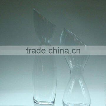 Glass swan vase