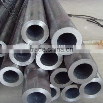 Loading seamless steel pipe