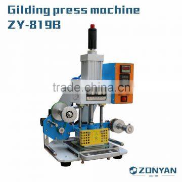 Pneumatic stamping machine for shoes