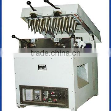 Horizontal type ice cream cone machine