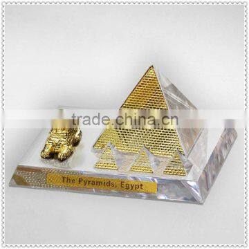 Cheap Hotsell Golden Pyramid Crystal Model For Birthday Gifts