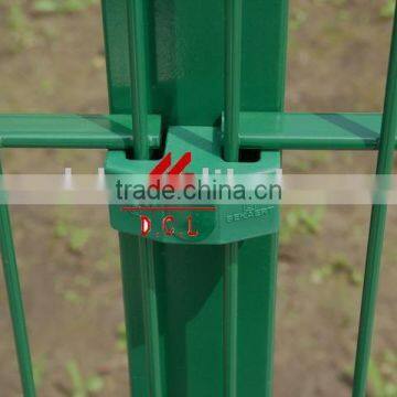 peach type post and wire mesh