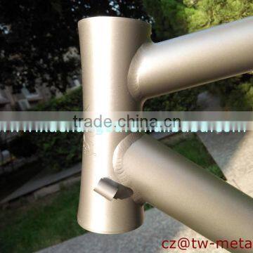 Customized Titanium Road Bicycle Frame Touring Bike Frame With Polished Logo & Integrated Head Tube photo-3