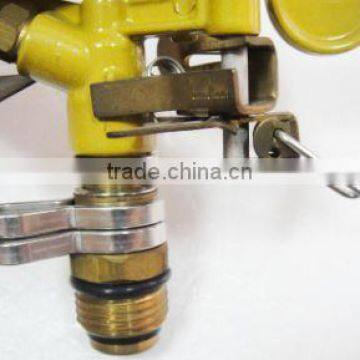 Metal Sprinklers Lawn Sprinkler With 2-Wheel Metal Base photo-5