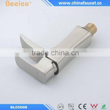 China Waterfall Bathroom UPC Basin Sink Faucet Martillo Del Agua photo-4