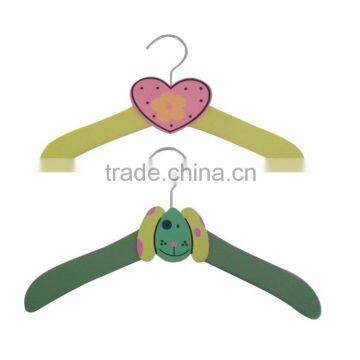 Wooden kids clothing hanger wooden dog/heart painted decorative children clothes hanger promotion gifts